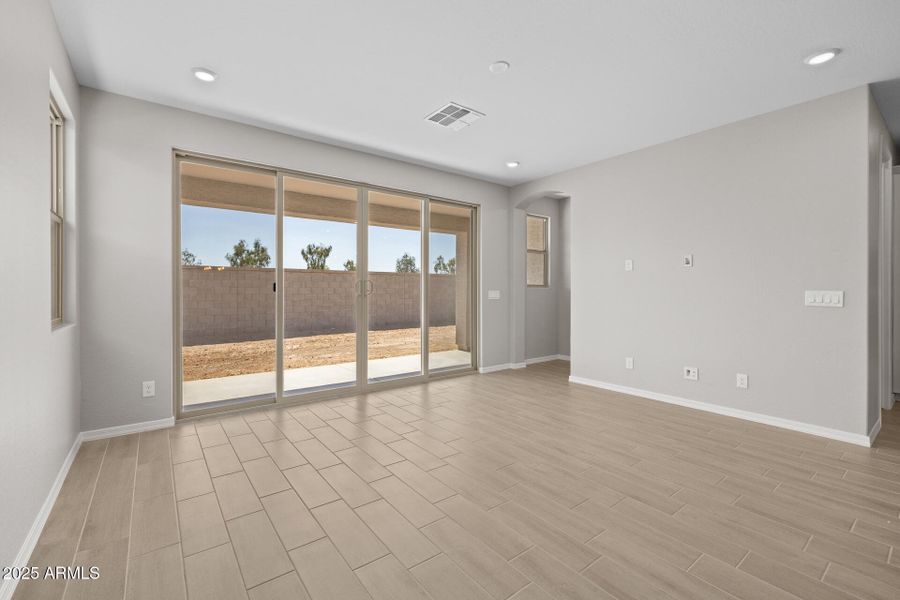 7)GREAT ROOM 7)GREAT ROOM