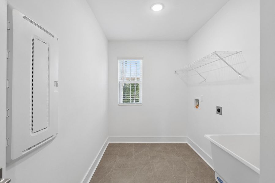 Spacious, unfurnished interior of a new home in Stono Village, Hollywood (Image 24).