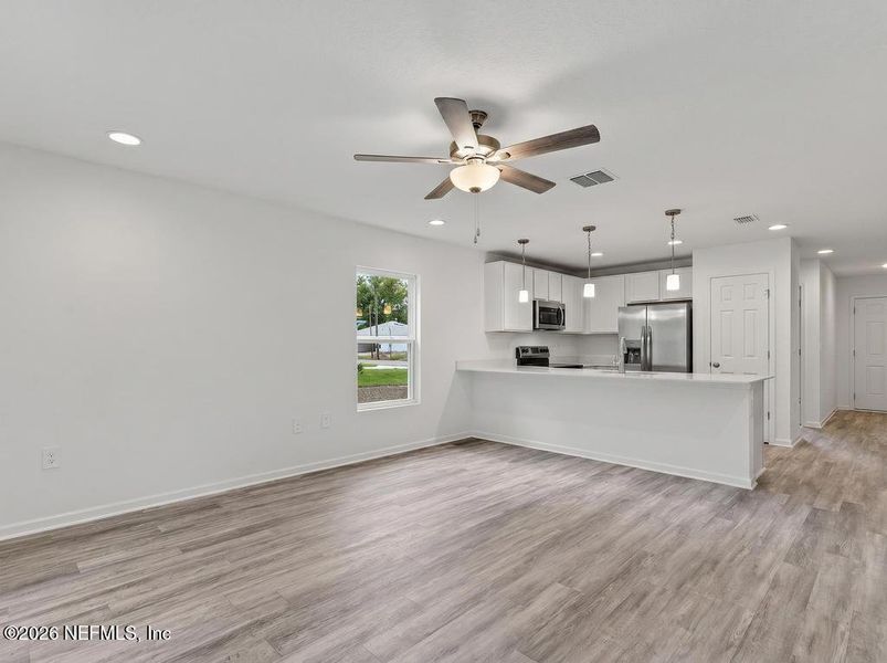 Spacious, unfurnished interior of a new home in , Jacksonville (Image 21).