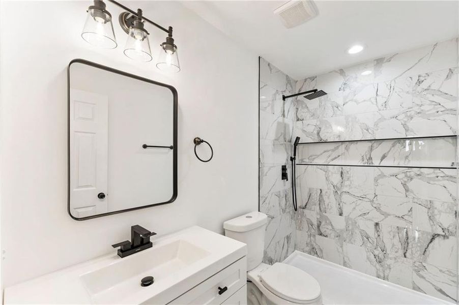 Furnished interior view inside a new home in , Cartersville (Image 5).