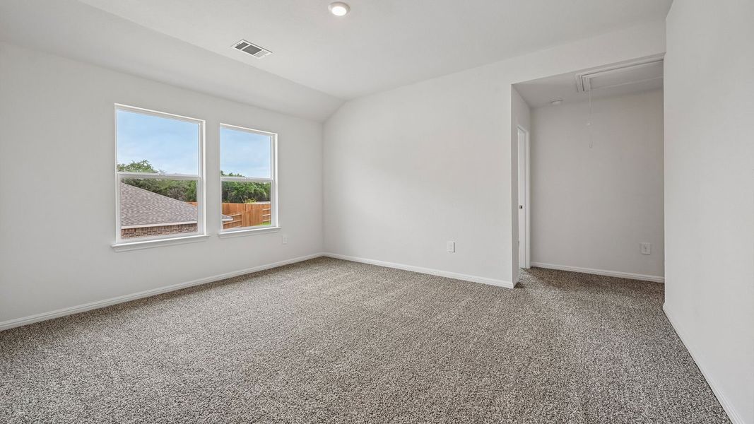 Spacious, unfurnished interior of a new home in Bar W Ranch, Leander (Image 32).