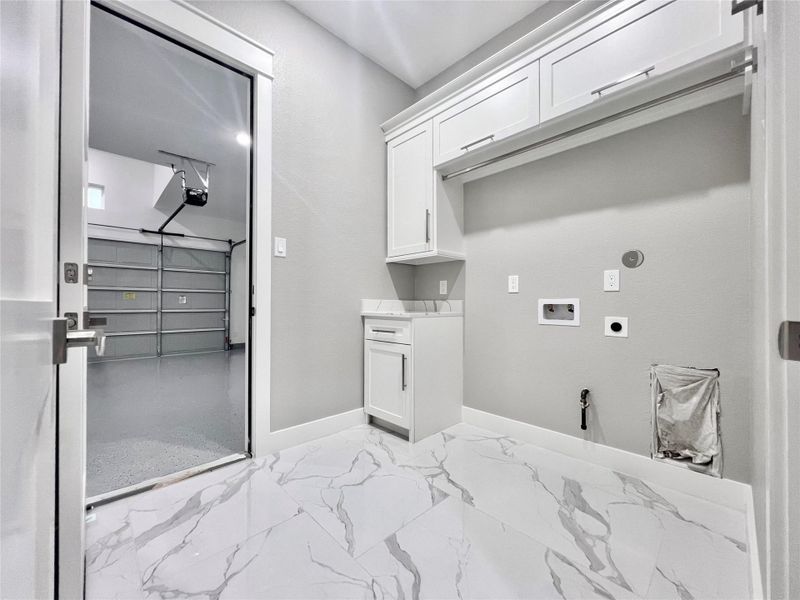 Spacious, unfurnished interior of a new home in , Dayton (Image 30).