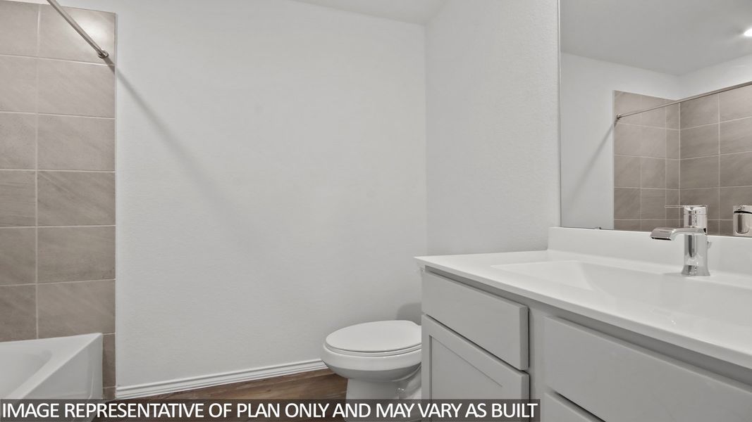 Furnished interior view inside a new home in Silverthorne, Conroe (Image 9). Furnished interior view inside a new home in Silverthorne, Conroe (Image 9).