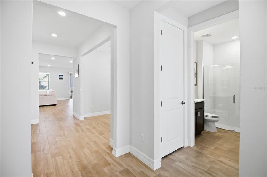 Spacious, unfurnished interior of a new home in , St. Cloud (Image 22).