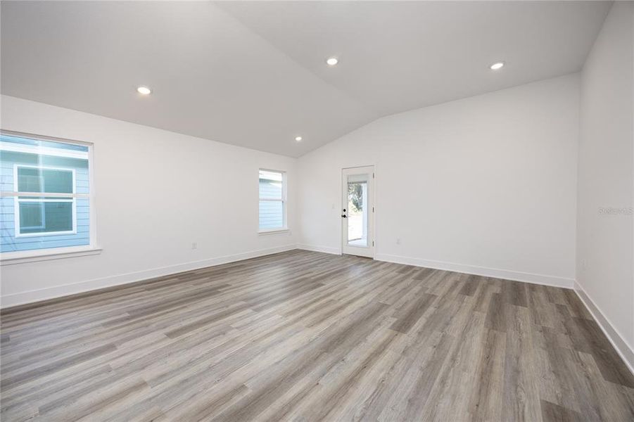Spacious, unfurnished interior of a new home in , Newberry (Image 26).