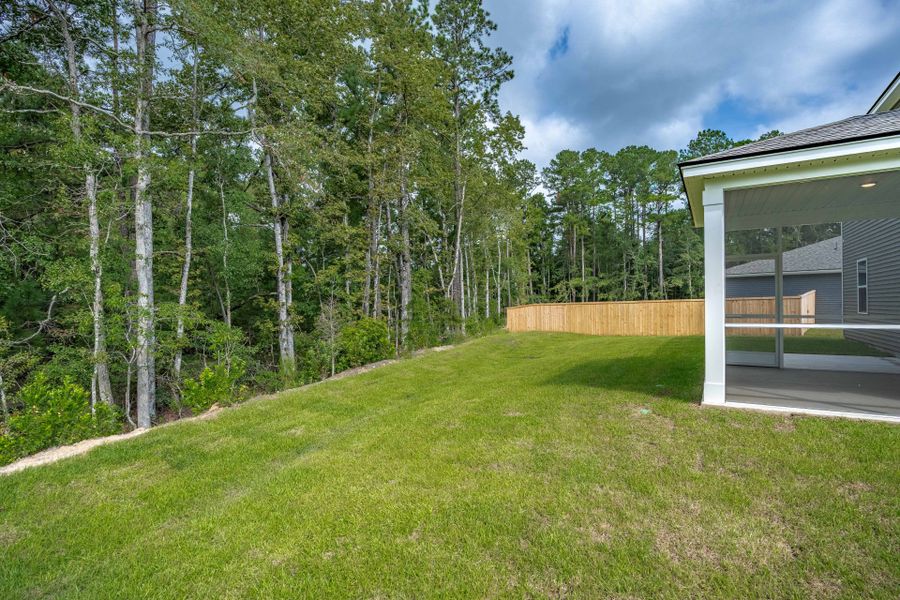 Exterior details and patio area of a home in Bradford Pointe, Summerville (Image 24).