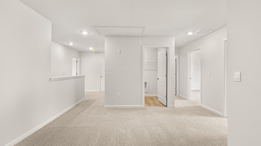 Spacious, unfurnished interior of a new home in Village at Pine Valley, Gainesville (Image 23). Spacious, unfurnished interior of a new home in Village at Pine Valley, Gainesville (Image 23).