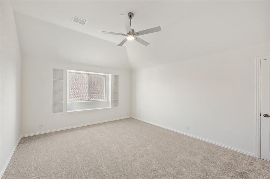 Spacious, unfurnished interior of a new home in Country Lakes, Denton (Image 24).
