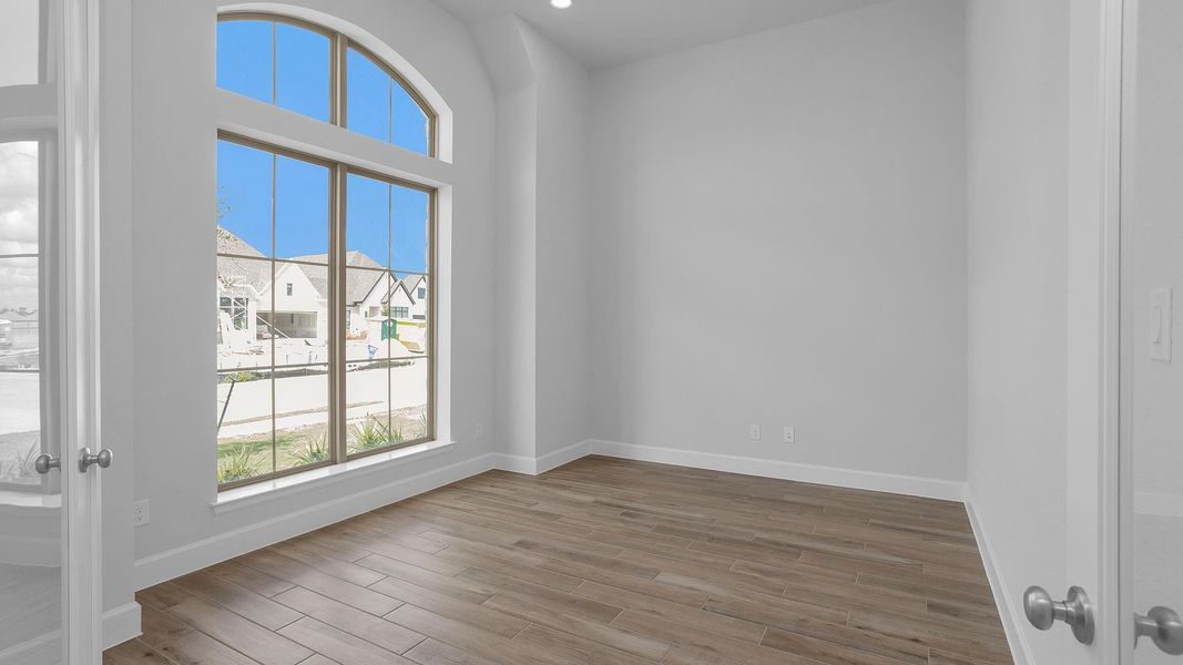 Spacious, unfurnished interior of a new home in Riceland 60', Mont Belvieu (Image 9). Spacious, unfurnished interior of a new home in Riceland 60', Mont Belvieu (Image 9).