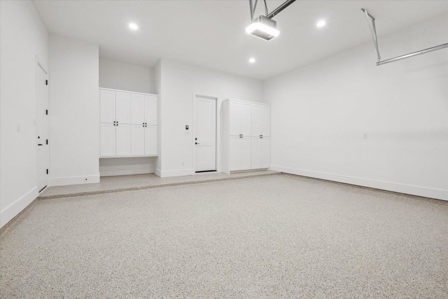 Spacious, unfurnished interior of a new home in , Houston (Image 22).