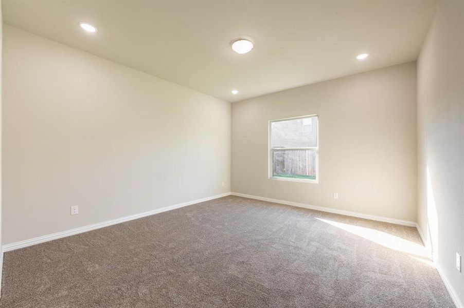 Spacious, unfurnished interior of a new home in Trails of Fossil Creek, Fort Worth (Image 20).