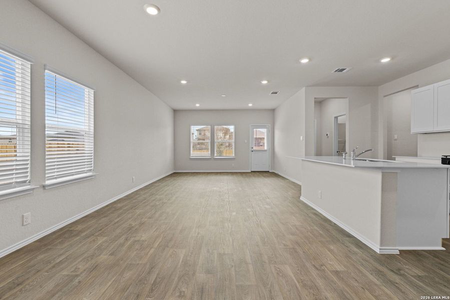 Spacious, unfurnished interior of a new home in Redbird Ranch, San Antonio (Image 23).