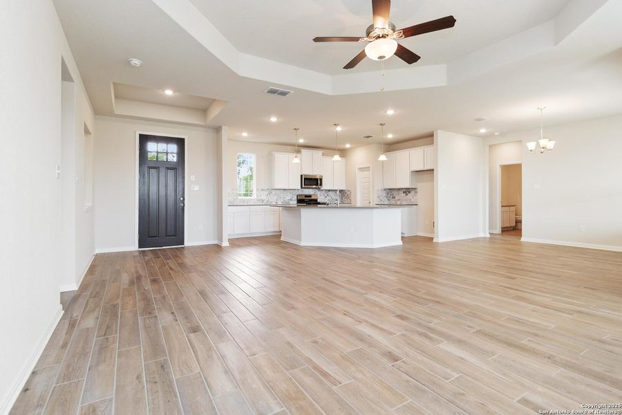 Spacious, unfurnished interior of a new home in Lonesome Dove, San Antonio (Image 12).