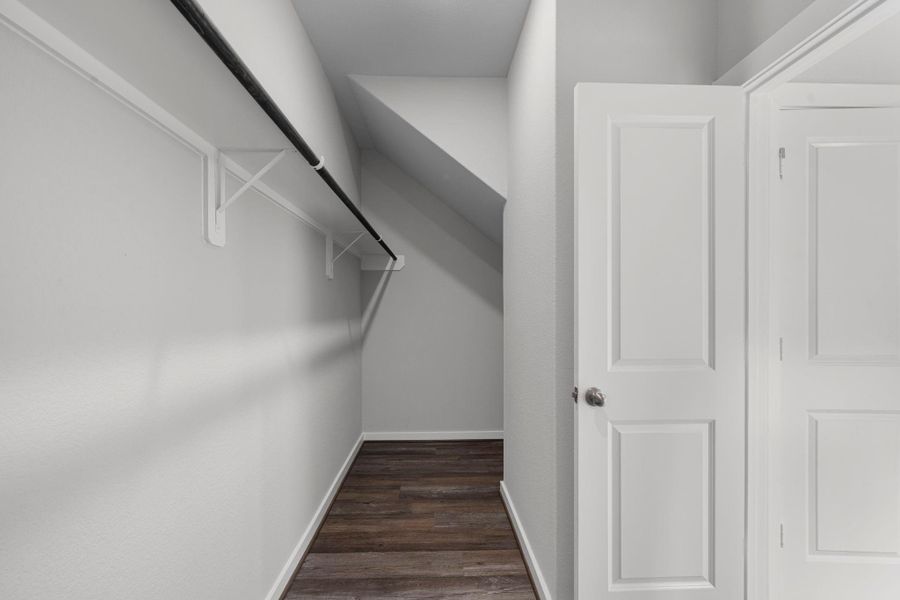 Spacious, unfurnished interior of a new home in Westridge Cove, Conroe (Image 12).