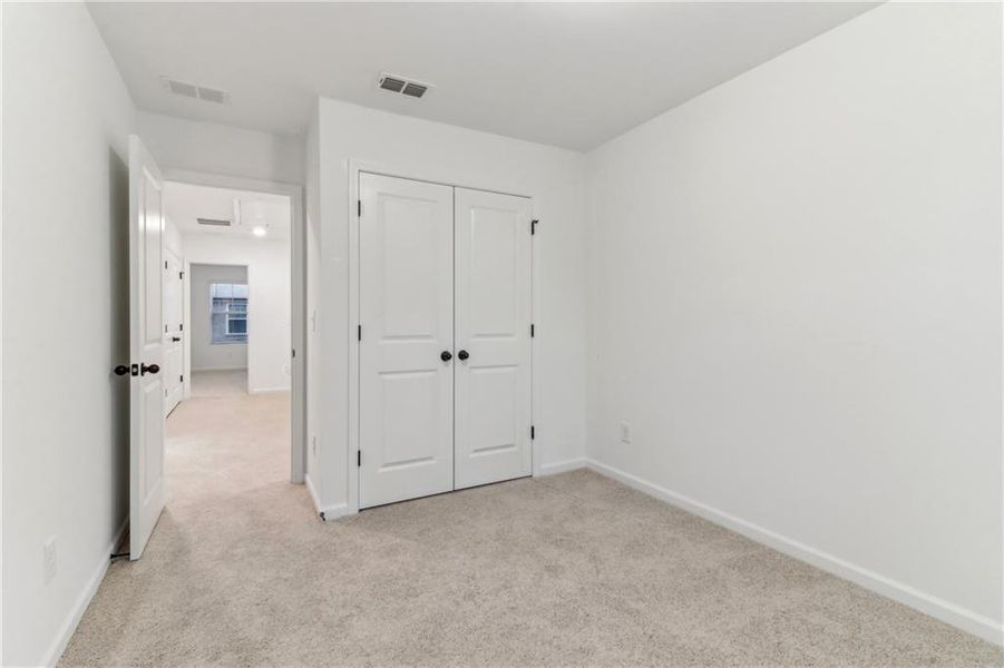 Spacious, unfurnished interior of a new home in Laurelwood, Douglasville (Image 31).