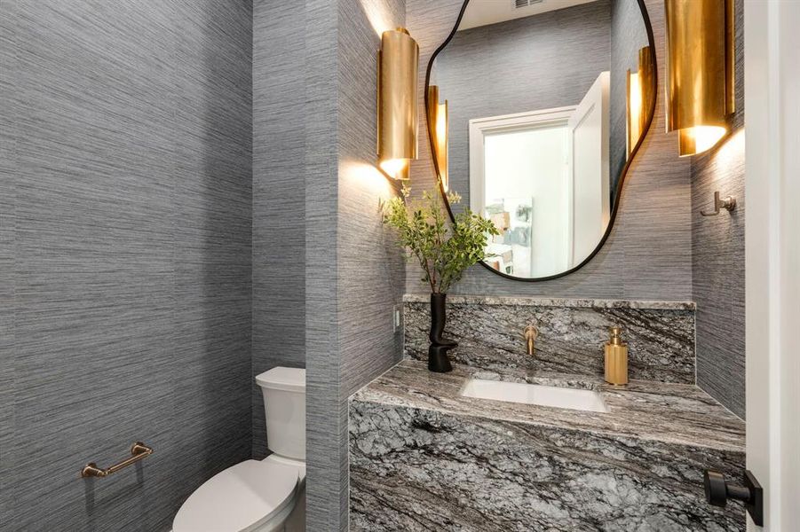 Furnished interior view inside a new home in , Dallas (Image 14).