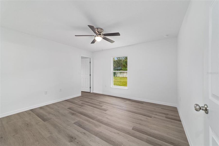 Spacious, unfurnished interior of a new home in , Dunnellon (Image 79).