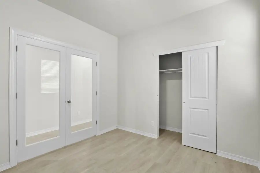 Spacious, unfurnished interior of a new home in Verdancia, Horizon City (Image 22).