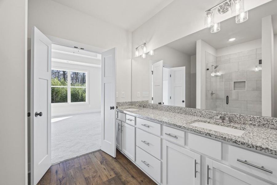 Furnished interior view inside a new home in , Hartwell (Image 33).