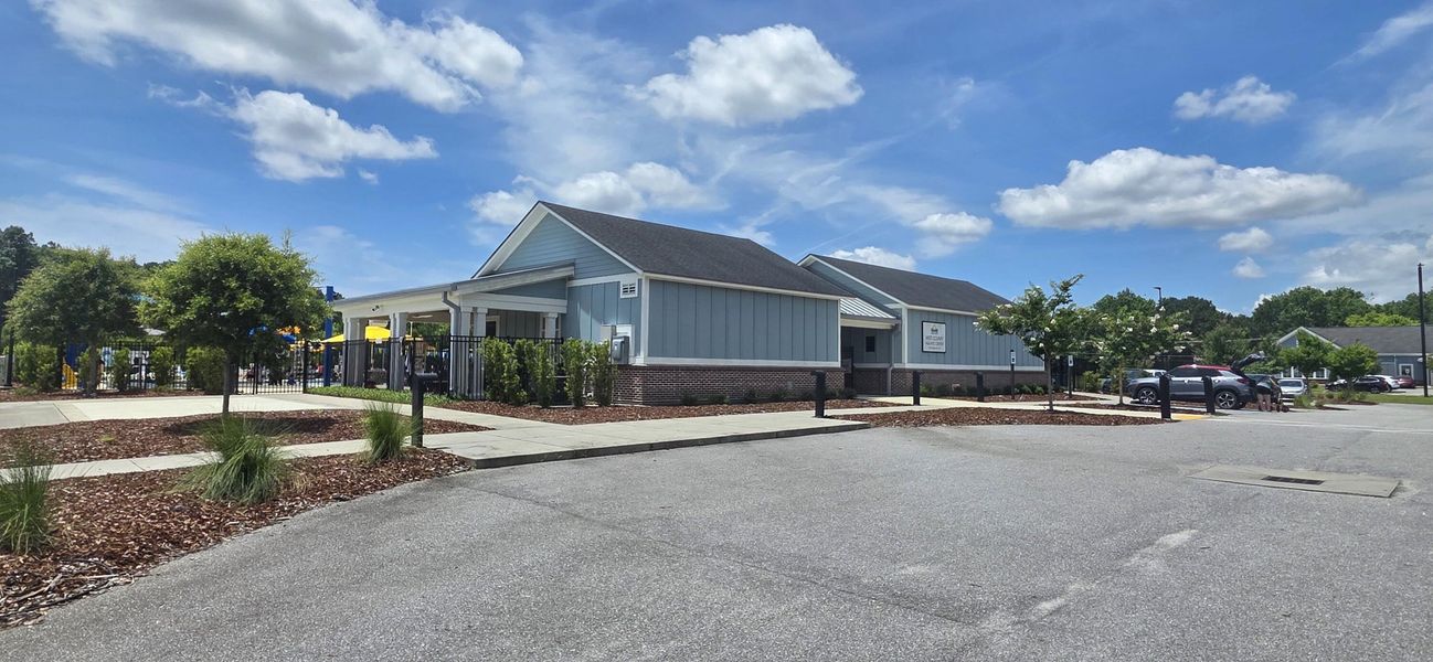 Community amenities in , Hollywood (Image 30).