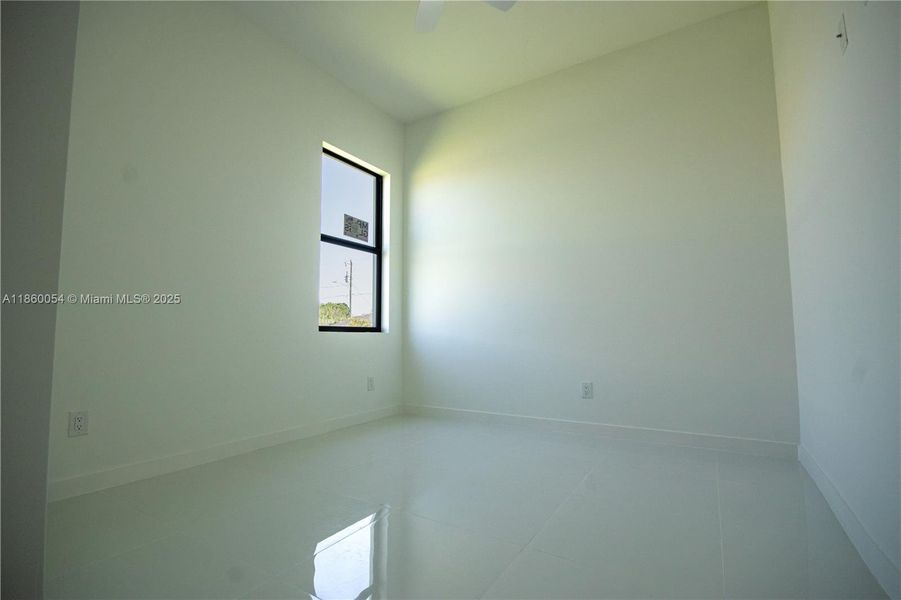 Spacious, unfurnished interior of a new home in , Lehigh Acres (Image 22).