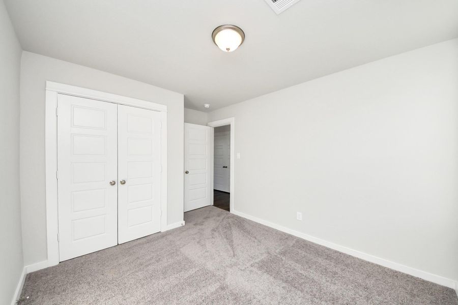 Spacious, unfurnished interior of a new home in Santa Fe, Cleveland (Image 29).