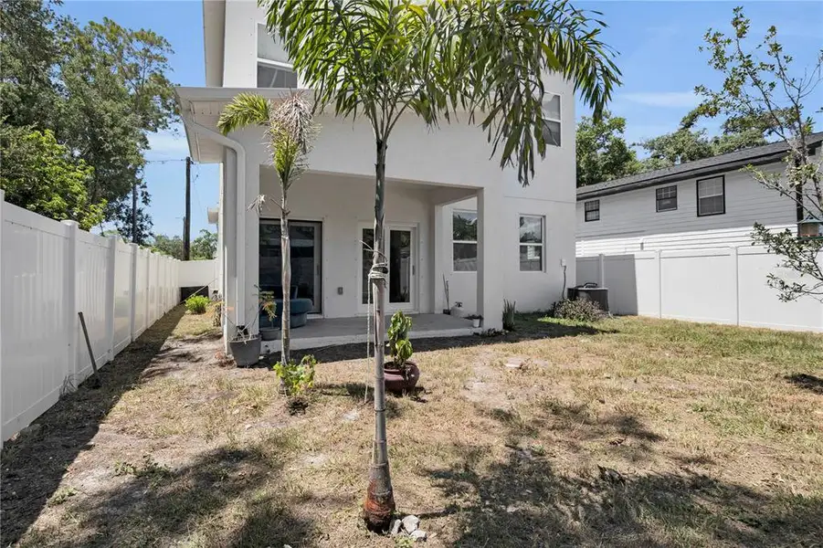 Exterior details and patio area of a home in , Tampa (Image 3).