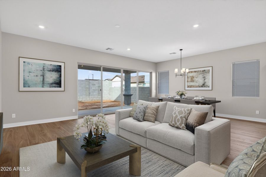 5VS) GREAT ROOM TO DINING