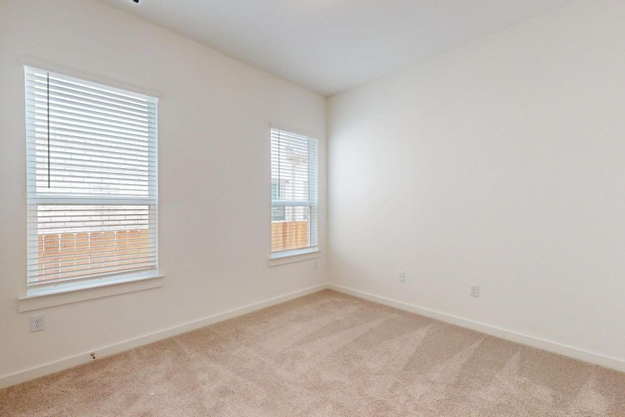 Spacious, unfurnished interior of a new home in Edgewood, Leander (Image 24).