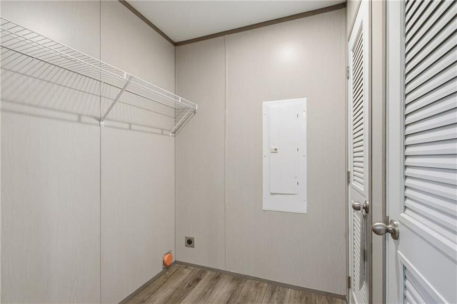 Spacious, unfurnished interior of a new home in , Alto (Image 12).