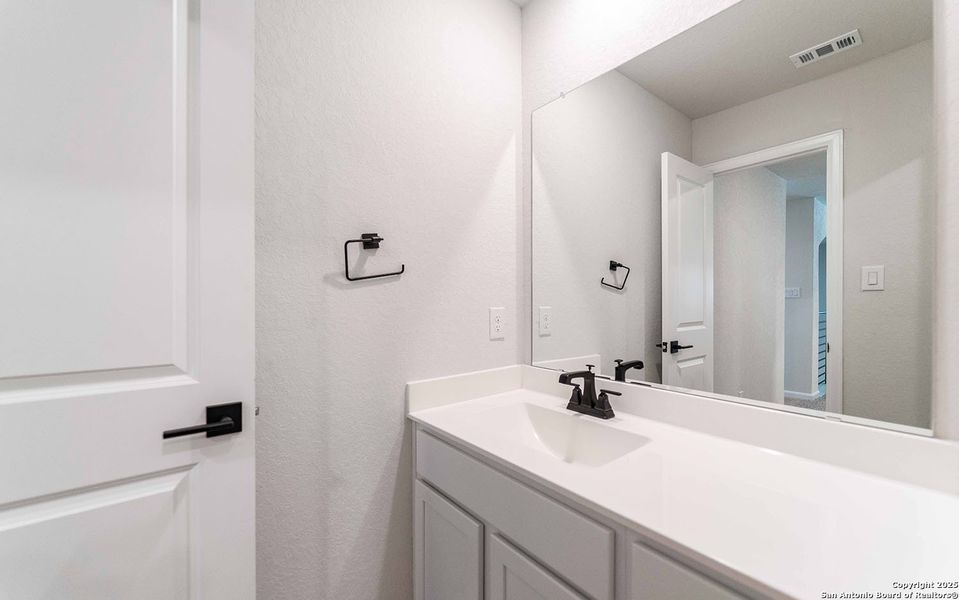 Furnished interior view inside a new home in Arcadia Ridge, San Antonio (Image 8). Furnished interior view inside a new home in Arcadia Ridge, San Antonio (Image 8).