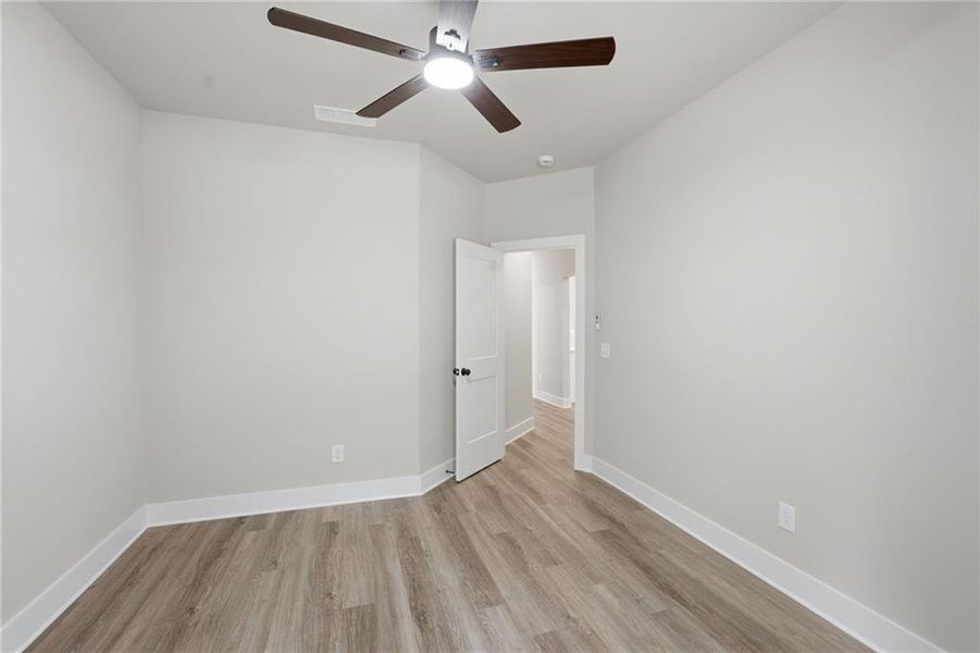 Spacious, unfurnished interior of a new home in , Gainesville (Image 27).