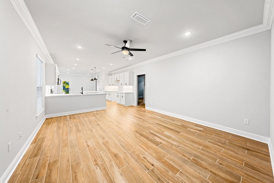 Spacious, unfurnished interior of a new home in Crescent and Symphony at Hammock Bay, Freeport (Image 10). Spacious, unfurnished interior of a new home in Crescent and Symphony at Hammock Bay, Freeport (Image 10).