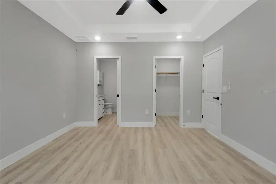 Spacious, unfurnished interior of a new home in , Belleview (Image 18).