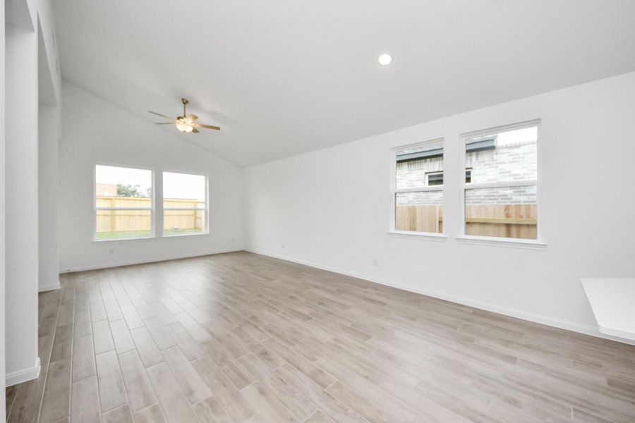 Spacious, unfurnished interior of a new home in Elyson, Katy (Image 34).