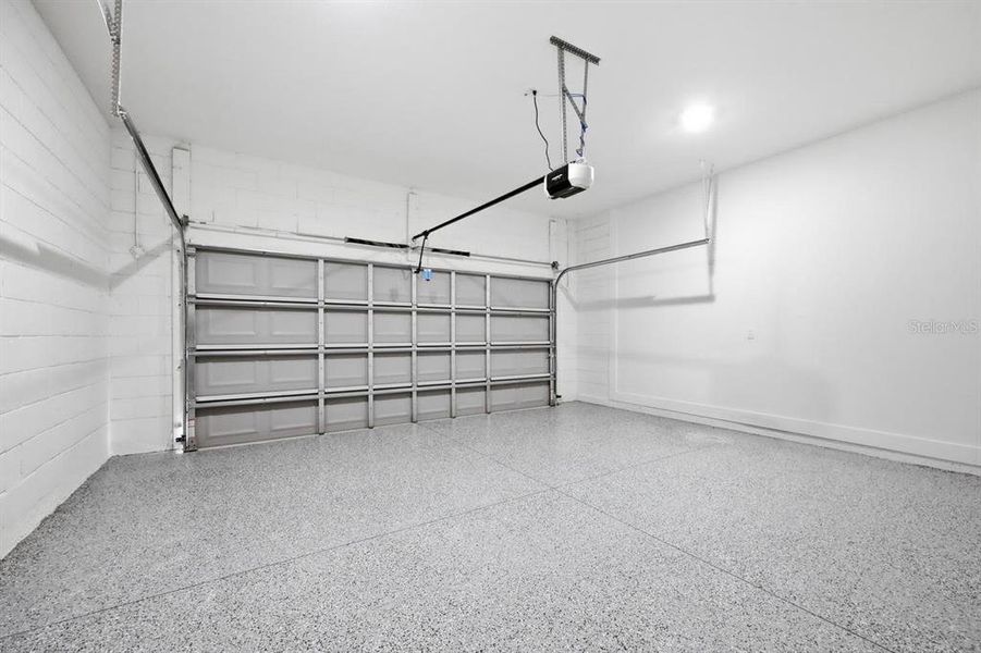 Spacious, unfurnished interior of a new home in , Ocala (Image 39).