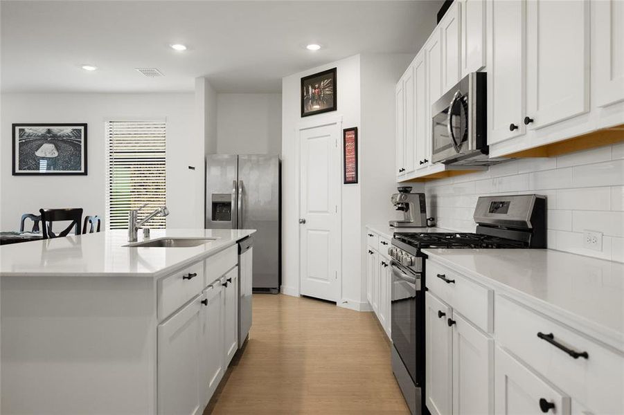 Furnished interior view inside a new home in Mobberly Farms, Pilot Point (Image 22).