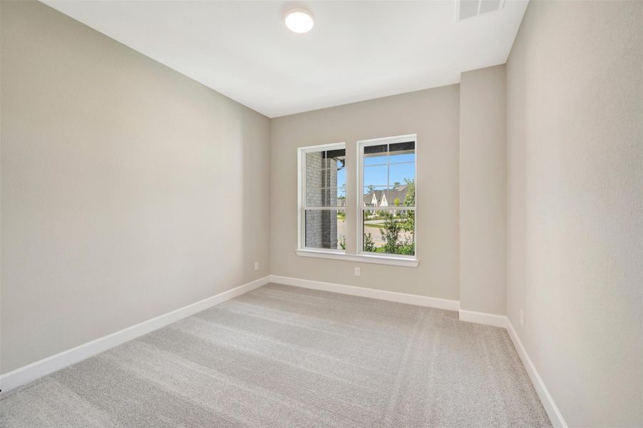 Spacious, unfurnished interior of a new home in ARTAVIA - Parkview Collection, Conroe (Image 17).
