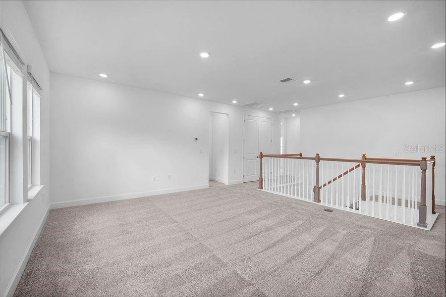 Spacious, unfurnished interior of a new home in Timber Ridge, Plant City (Image 25).