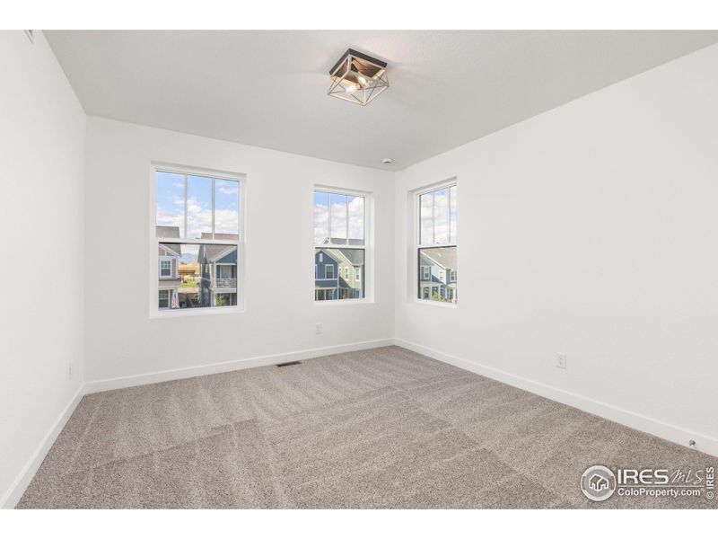 Spacious, unfurnished interior of a new home in Westerly, Erie (Image 10).