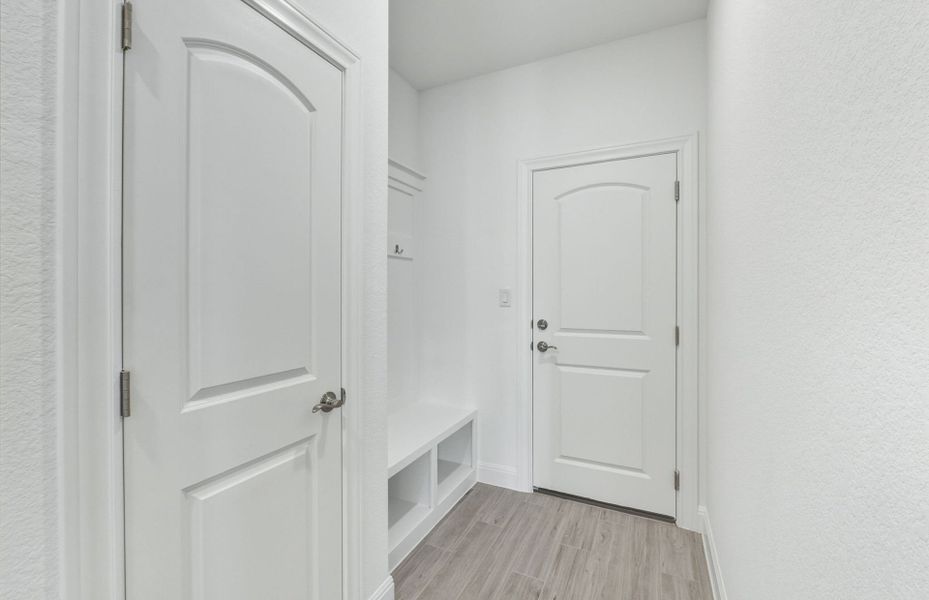 Spacious, unfurnished interior of a new home in Saddleback at Santa Rita Ranch, Liberty Hill (Image 39).