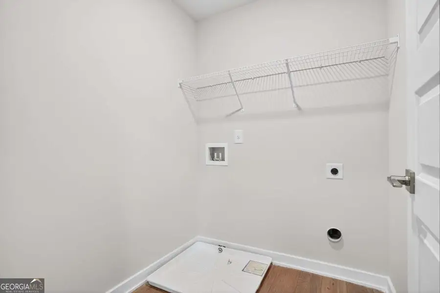 Spacious, unfurnished interior of a new home in Killian Manor at The Adares, Adairsville (Image 11).