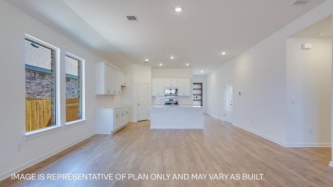 Spacious, unfurnished interior of a new home in Rosenbusch Ranch, Leander (Image 11). Spacious, unfurnished interior of a new home in Rosenbusch Ranch, Leander (Image 11).