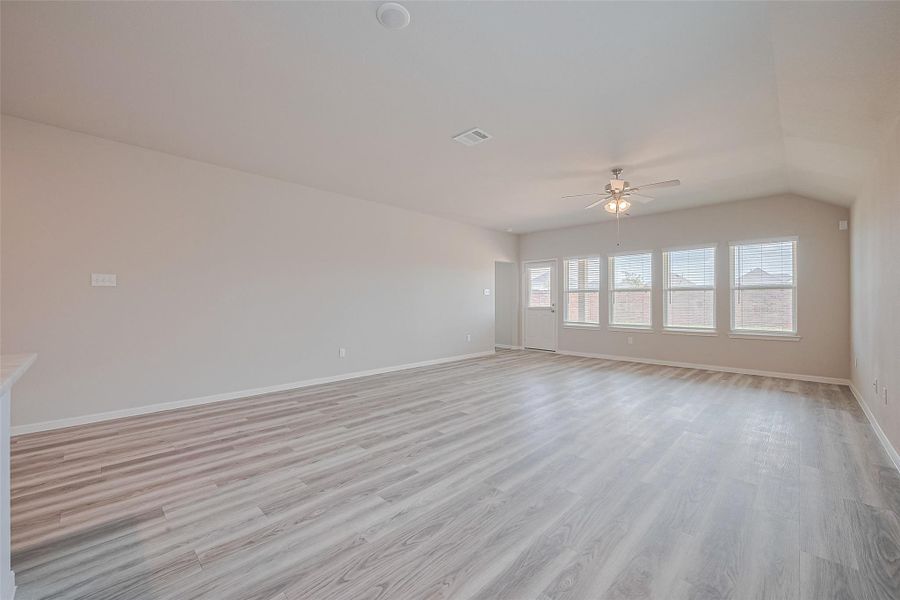 Spacious, unfurnished interior of a new home in Sunterra, Katy (Image 14). Spacious, unfurnished interior of a new home in Sunterra, Katy (Image 14).