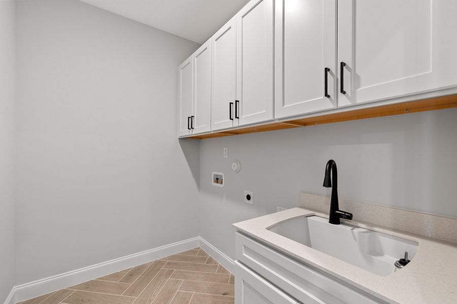 Representative furnished interior of a home built from the The Ellery by RobuckHomes in Baylee Ridge, Selma (Image 7).