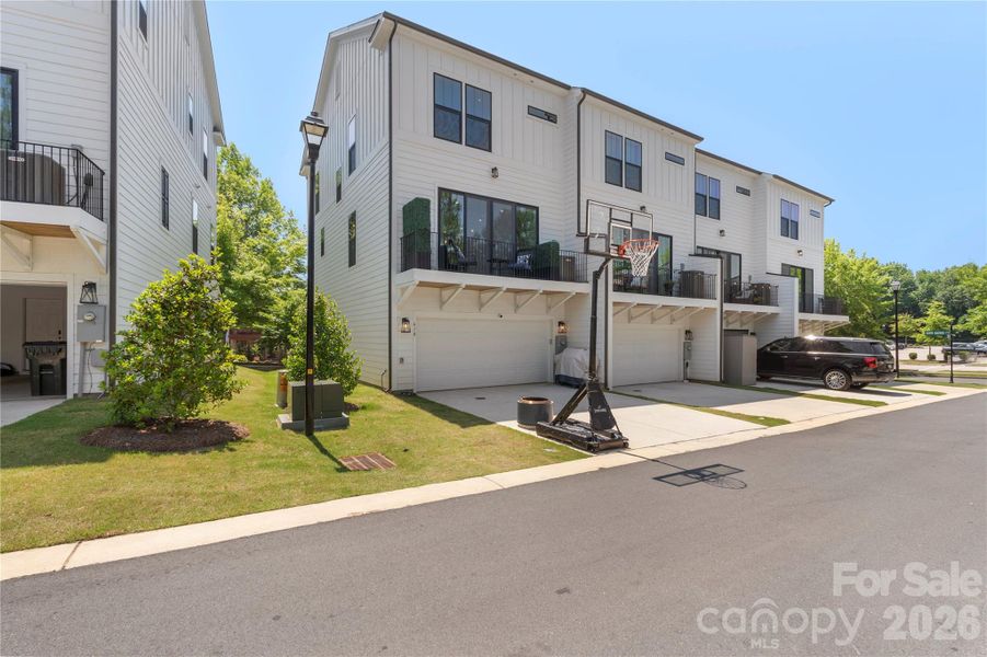 Image 37 of a home in .