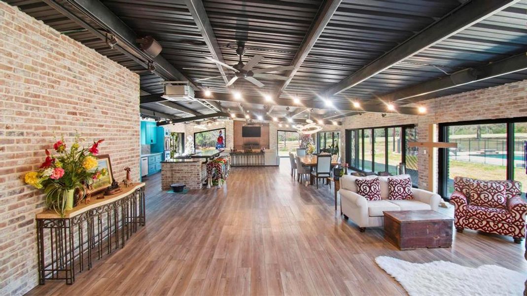 Community amenities in , Richards (Image 24).