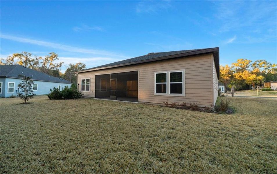 Exterior details and patio area of a home in Grand Park North, Dunnellon (Image 34).