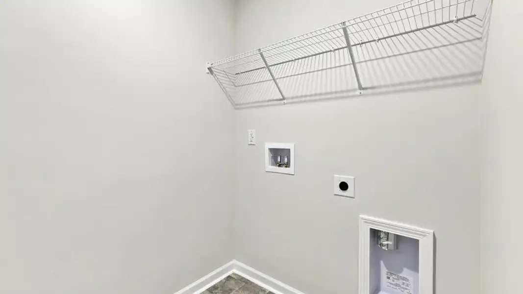 Spacious, unfurnished interior of a new home in Rocky River Ridge, Anderson (Image 39).