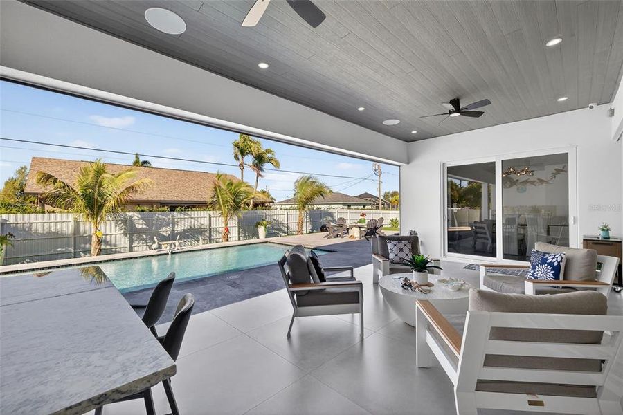 Exterior details and patio area of a home in , Cape Coral (Image 20).